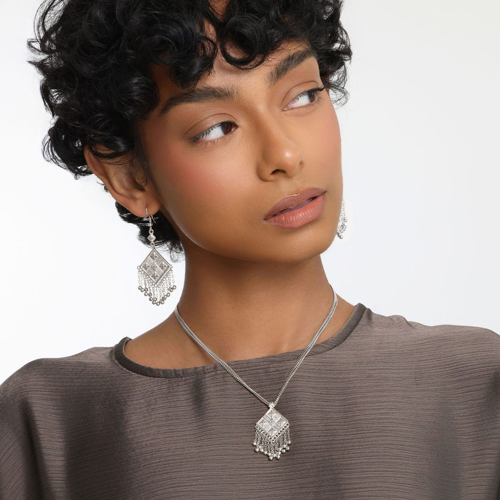 Dancing Kite Necklace