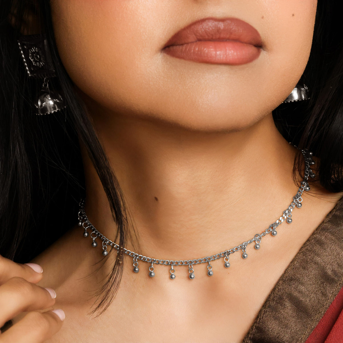 Dangling Dotted Choker